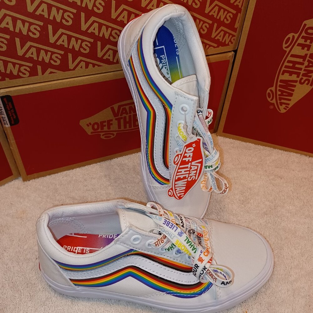 Vans Men's 4/Women's 5.5 Old Skool Pride Rainbow White Canvas